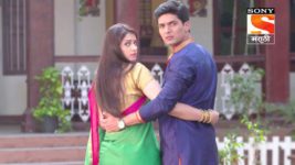 Sare Tujhyach Sathi S01 E71 Shruti Sees Kartik Holding Uttara