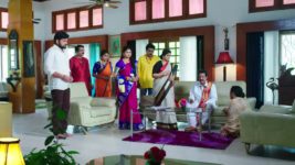 Vantalakka S01E31 Varalakshmi Persuades Murali Full Episode