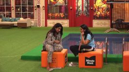 Bigg Boss Telugu (Star Maa) S08 E34 Day 33: A Token of Love