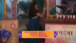 Laxmichya Paaulanni S01 E268 Advait Courageously Rescues Kala